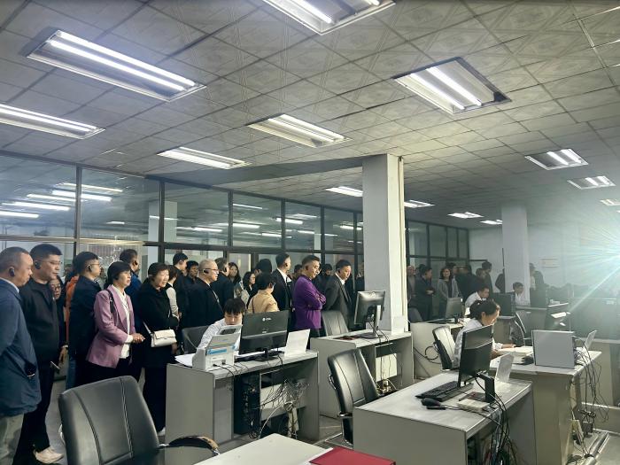 参观1(1).jpg